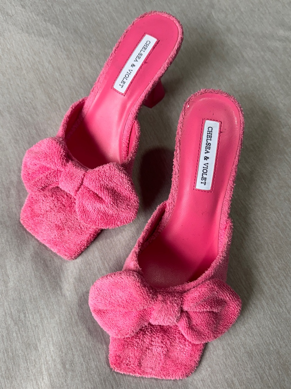 Chelsea & Violet Paris Pink Terry Bow Mule Heels Sandals Size 8